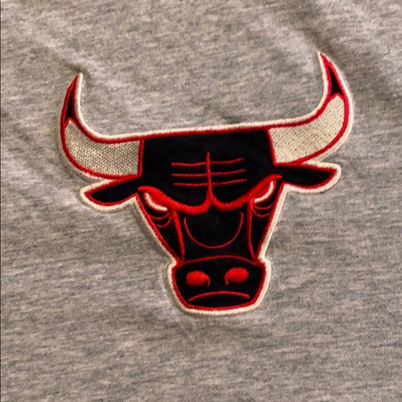 Mitchell and Ness Chicago bulls 3/4 length - Picture 6 of 6